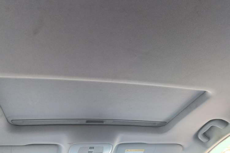 Used Roewe i6 New Energy 2017 45T Hybrid Connect & Smart Enjoyment Edition Headliner