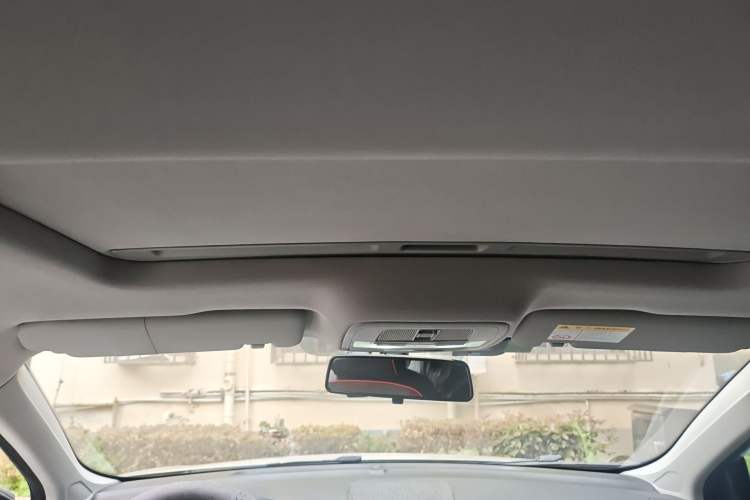 Used Roewe i6 New Energy 2017 45T Hybrid Connect & Smart Enjoyment Edition Headliner