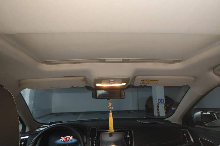 Used Roewe i6 New Energy 2017 45T Hybrid Connect & Smart Enjoyment Edition Headliner