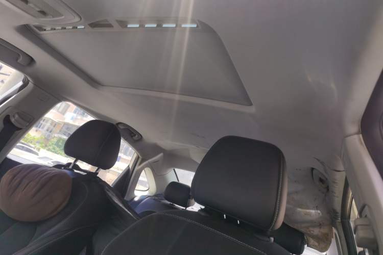 Used Roewe i6 New Energy 2017 45T Hybrid Connective Smart Luxury Edition Headliner