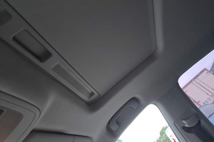 Used Roewe i6 New Energy 2017 45T Hybrid Connect & Smart Enjoyment Edition Headliner