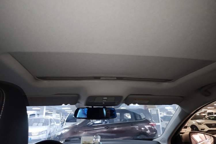 Used Roewe i6 New Energy 2017 45T Hybrid Connect & Smart Enjoyment Edition Headliner