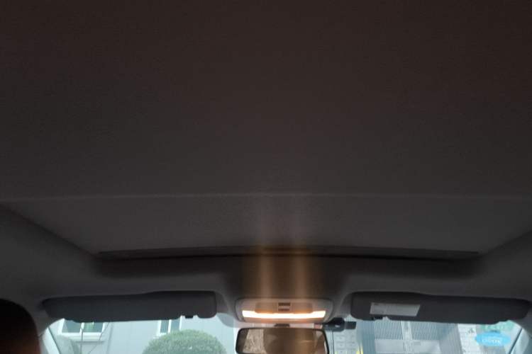 Used Roewe i6 New Energy 2017 45T Hybrid Connect & Smart Enjoyment Edition Headliner