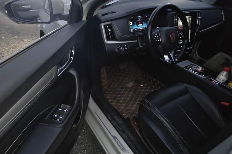 Used Roewe i6 New Energy 2017 45T Hybrid Connect & Smart Enjoyment Edition Interior 3