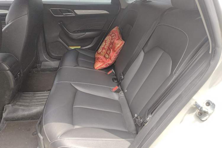 Used Roewe i6 New Energy 2017 45T Hybrid Connect & Smart Enjoyment Edition Left Rear Seat
