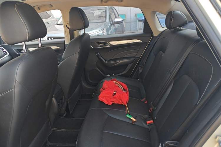 Used Roewe i6 New Energy 2017 45T Hybrid Connect & Smart Enjoyment Edition Left Rear Seat