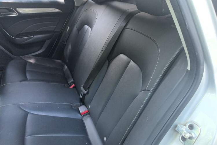 Used Roewe i6 New Energy 2017 45T Hybrid Connect & Smart Enjoyment Edition Left Rear Seat
