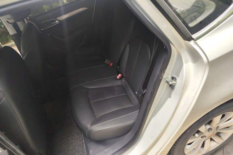 Used Roewe i6 New Energy 2017 45T Hybrid Connect & Smart Enjoyment Edition Left Rear Seat