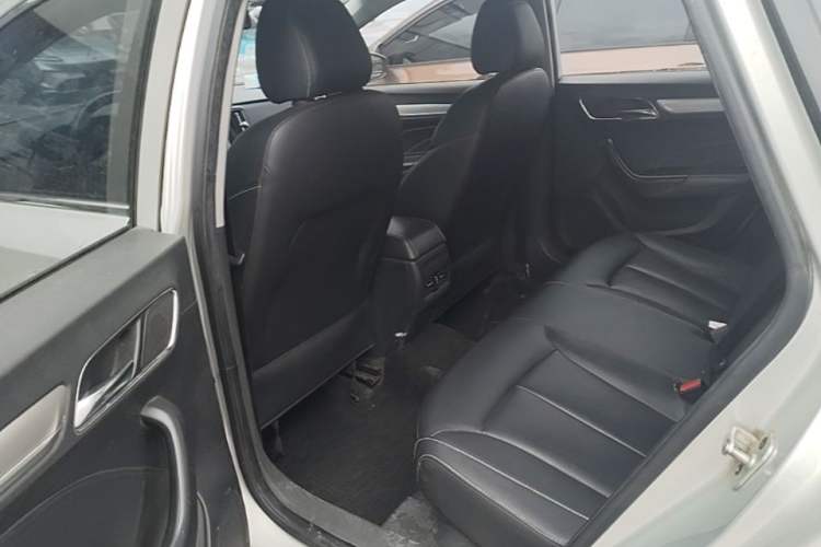 Used Roewe i6 New Energy 2017 45T Hybrid Connect & Smart Enjoyment Edition Left Rear Seat