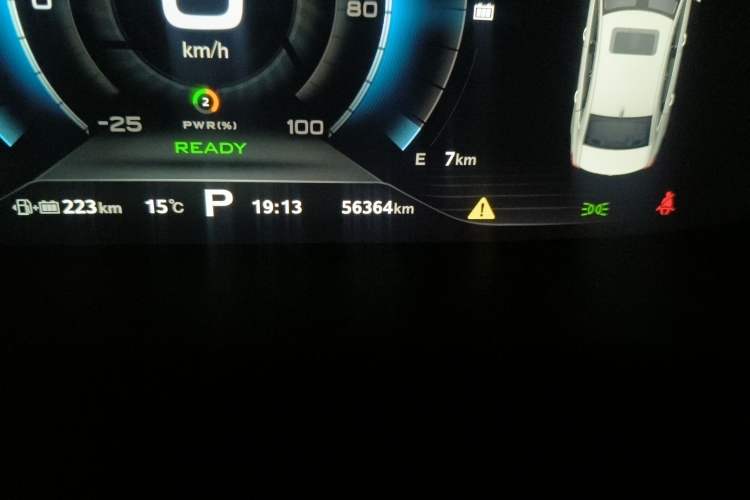 Used Roewe i6 New Energy 2017 45T Hybrid Connect & Smart Enjoyment Edition Odometer Close Up
