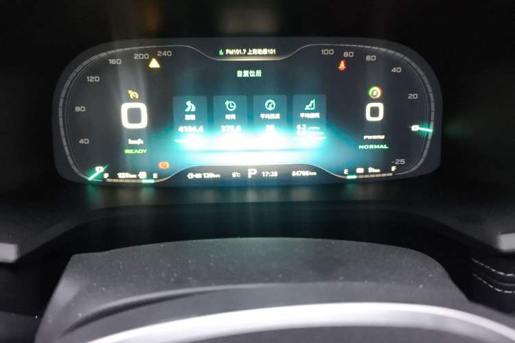Used Roewe i6 New Energy 2017 45T Hybrid Connect & Smart Enjoyment Edition Odometer Close Up