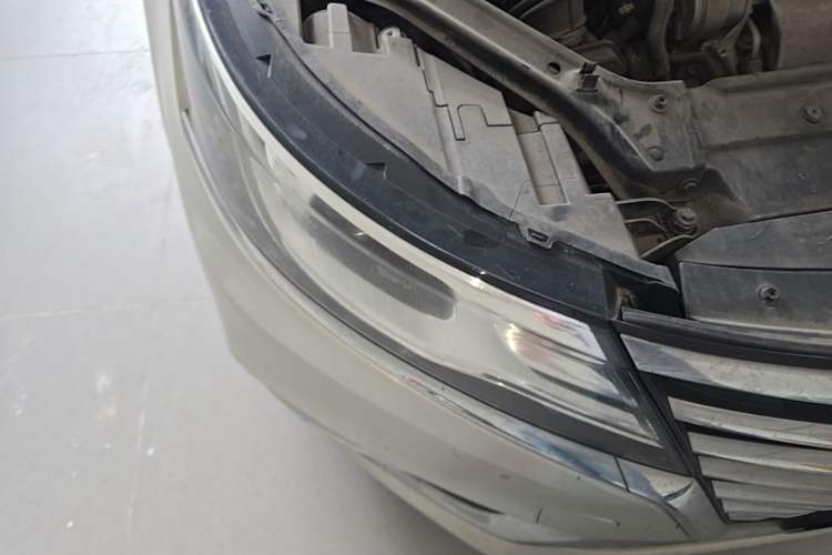 Used Roewe i6 New Energy 2017 45T Hybrid Connect & Smart Enjoyment Edition Right Front Headlight