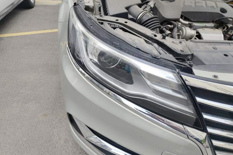 Used Roewe i6 New Energy 2017 45T Hybrid Connect & Smart Enjoyment Edition Right Front Headlight