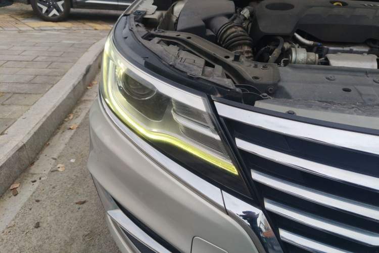 Used Roewe i6 New Energy 2017 45T Hybrid Connect & Smart Enjoyment Edition Right Front Headlight