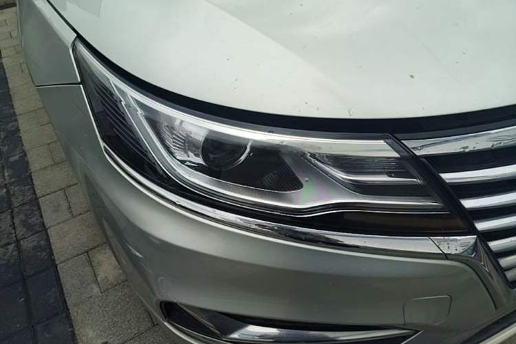 Used Roewe i6 New Energy 2017 45T Hybrid Connect & Smart Enjoyment Edition Right Front Headlight