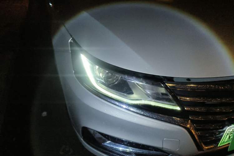 Used Roewe i6 New Energy 2017 45T Hybrid Connect & Smart Enjoyment Edition Right Front Headlight