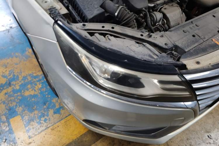 Used Roewe i6 New Energy 2017 45T Hybrid Connect & Smart Enjoyment Edition Right Front Headlight