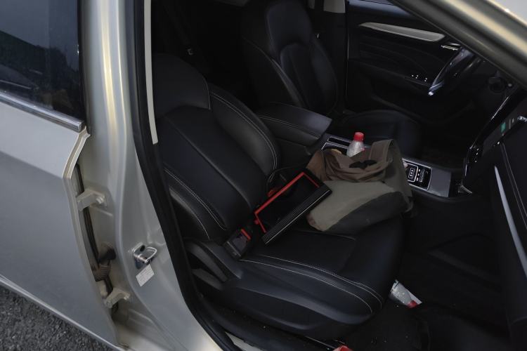 Used Roewe i6 New Energy 2017 45T Hybrid Connect & Smart Enjoyment Edition Right Front Seat
