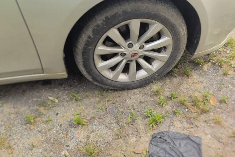 Used Roewe i6 New Energy 2017 45T Hybrid Connect & Smart Enjoyment Edition Right Front Wheel Hub