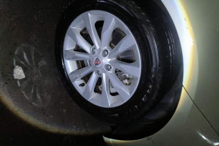 Used Roewe i6 New Energy 2017 45T Hybrid Connect & Smart Enjoyment Edition Right Front Wheel Hub