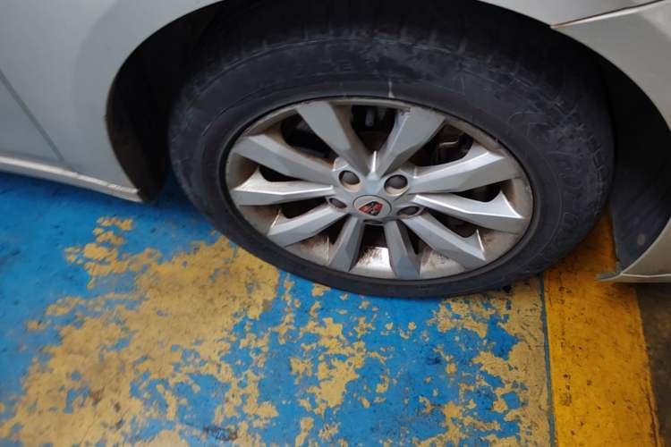 Used Roewe i6 New Energy 2017 45T Hybrid Connect & Smart Enjoyment Edition Right Front Wheel Hub