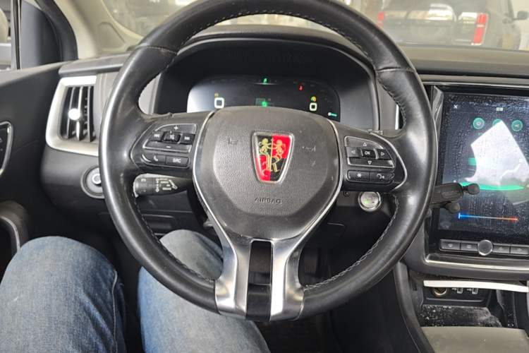Used Roewe i6 New Energy 2017 45T Hybrid Connect & Smart Enjoyment Edition Steering Wheel