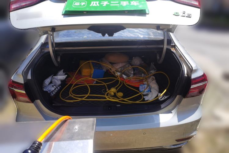 Used Roewe i6 New Energy 2017 45T Hybrid Connective Smart Luxury Edition Trunk