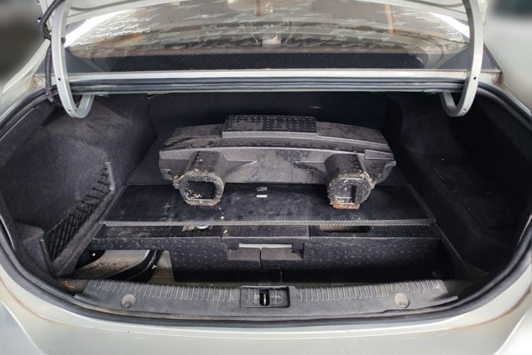 Used Roewe i6 New Energy 2017 45T Hybrid Connect & Smart Enjoyment Edition Trunk