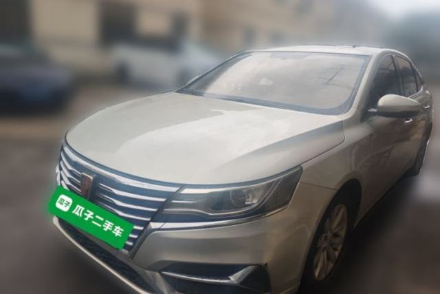 Ojetý Roewe i6 New Energy 2017 45T Hybrid Connect & Smart Enjoyment Edition