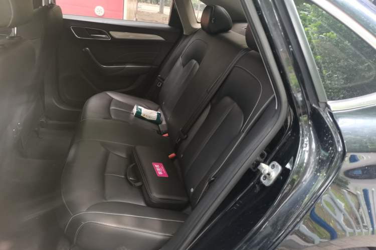 Used Roewe i6 New Energy 2019 PLUS 50T 4G Connected Glory Luxury Edition Left Rear Seat