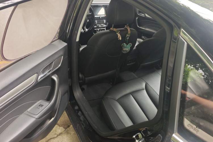 Used Roewe i6 New Energy 2019 PLUS 50T 4G Connected Glory Luxury Edition Left Rear Seat