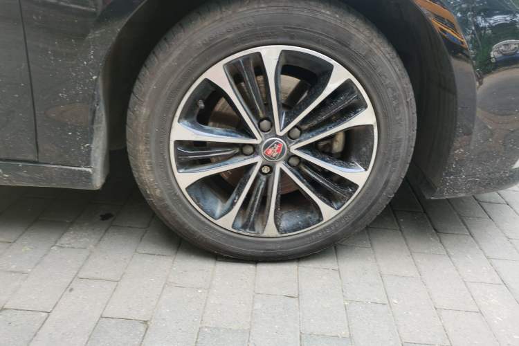 Used Roewe i6 New Energy 2019 PLUS 50T 4G Connected Glory Luxury Edition Right Front Wheel Hub
