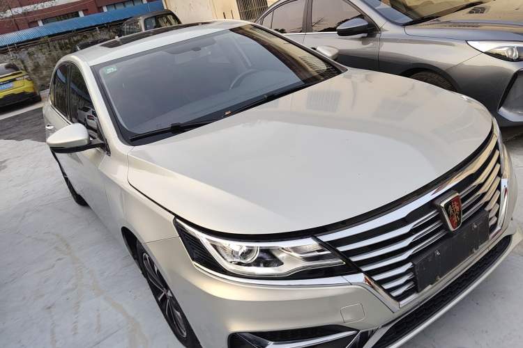 Used Roewe i6 New Energy 2019 PLUS 50T Internet Glory Flagship Edition Front Right 45 Deg