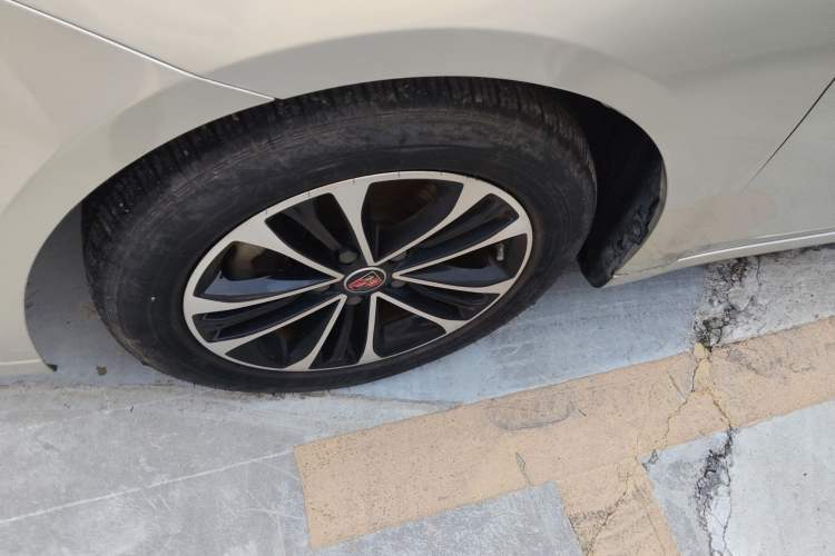 Used Roewe i6 New Energy 2019 PLUS 50T Internet Glory Flagship Edition Left Front Wheel Hub