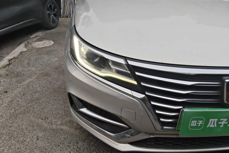 Used Roewe i6 New Energy 2019 PLUS 50T Internet Glory Flagship Edition Right Front Headlight