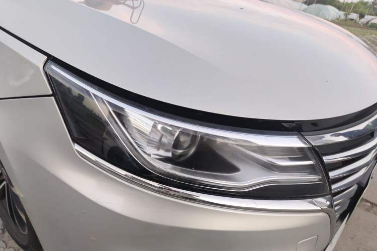 Used Roewe i6 New Energy 2019 PLUS 50T Internet Glory Flagship Edition Right Front Headlight