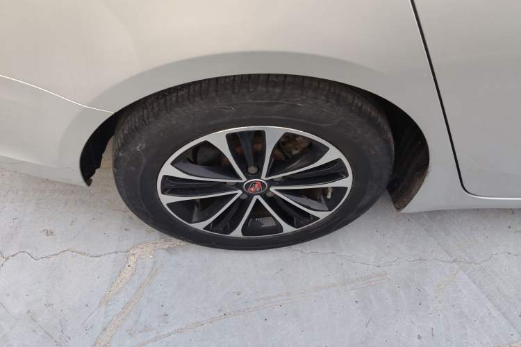 Used Roewe i6 New Energy 2019 PLUS 50T Internet Glory Flagship Edition Right Rear Wheel Hub