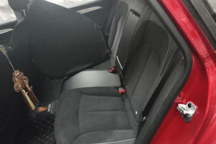 Used Roewe i6 New Energy 2019 PLUS 50T Internet Glory Supreme Edition Left Rear Seat