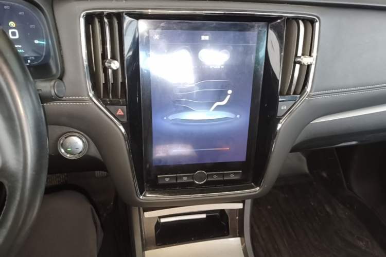 Used Roewe i6 New Energy 2019 PLUS 50T Internet Glory Flagship Edition Audio And AC Panel