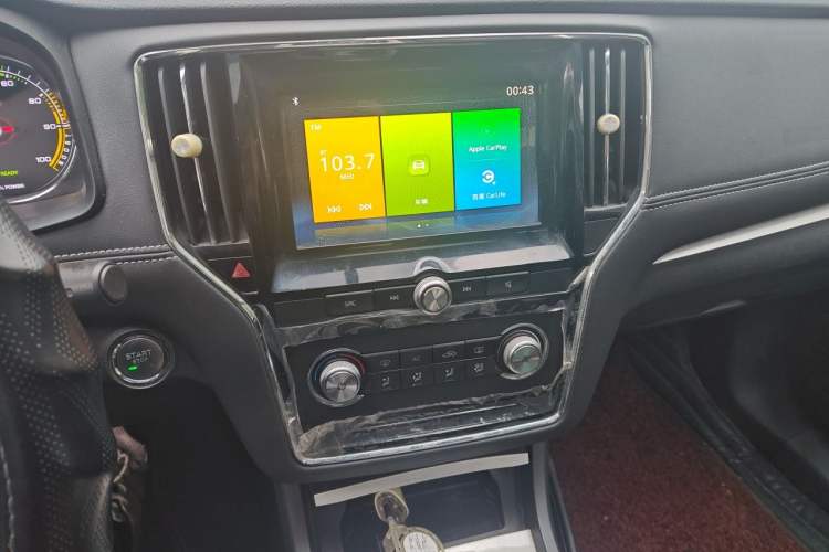 Used Roewe i6 New Energy 2019 PLUS 50T 4G Connected Glory Luxury Edition Audio And AC Panel