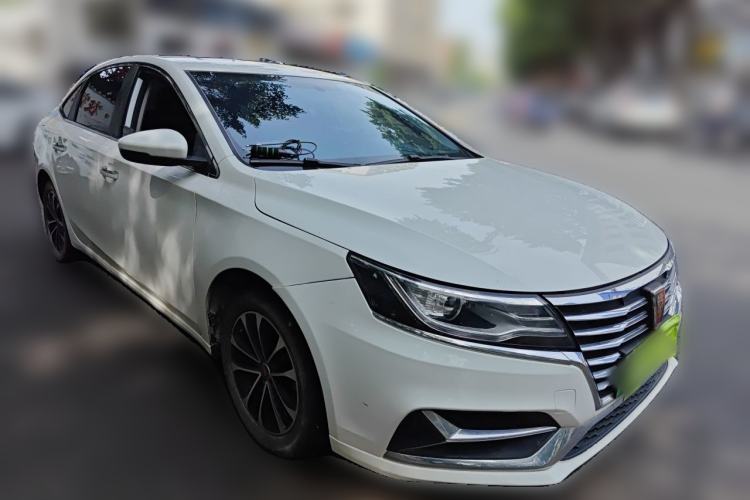 Used Roewe i6 New Energy 2019 PLUS 50T 4G Connected Glory Luxury Edition Front Right 45 Deg