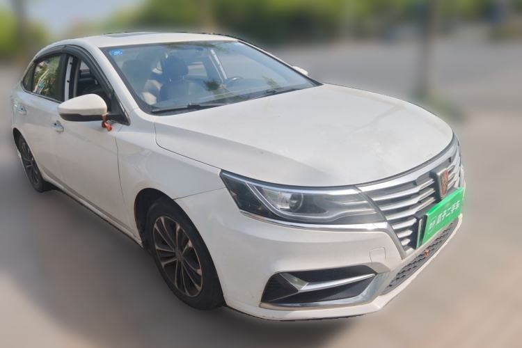 Used Roewe i6 New Energy 2019 PLUS 50T 4G Connected Glory Luxury Edition Front Right 45 Deg