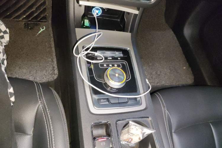 Used Roewe i6 New Energy 2019 PLUS 50T 4G Connected Glory Luxury Edition Gear Lever