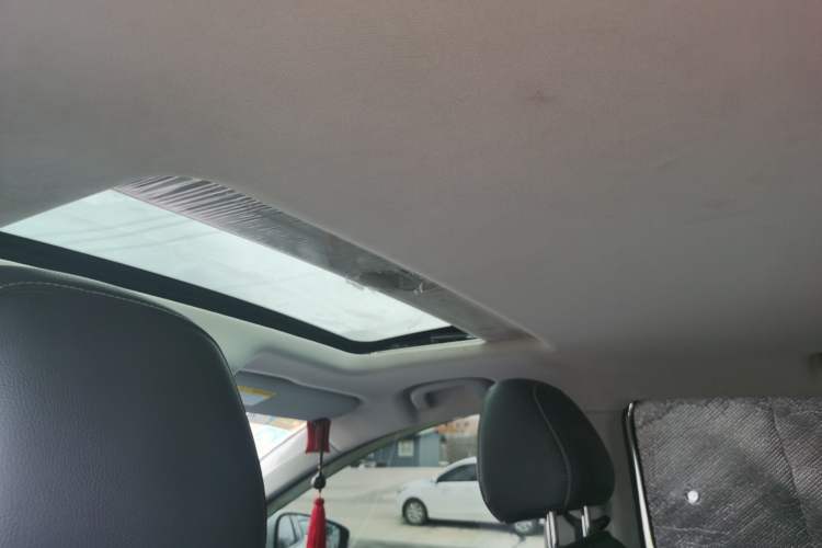 Used Roewe i6 New Energy 2019 PLUS 50T 4G Connected Glory Luxury Edition Headliner