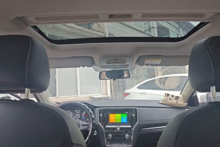 Used Roewe i6 New Energy 2019 PLUS 50T 4G Connected Glory Luxury Edition Headliner