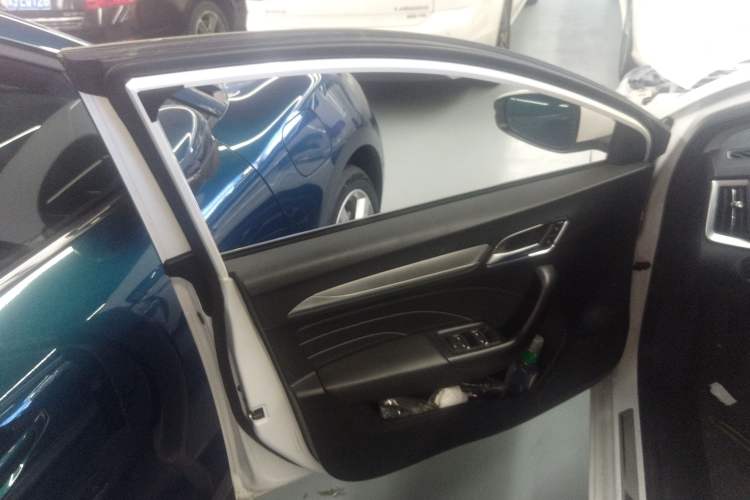 Used Roewe i6 New Energy 2019 PLUS 50T Internet Glory Flagship Edition Interior 7
