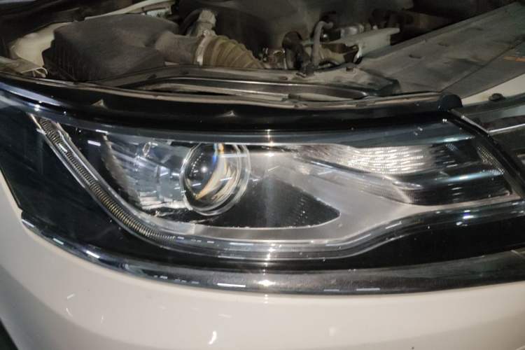 Used Roewe i6 New Energy 2019 PLUS 50T 4G Connected Glory Luxury Edition Right Front Headlight