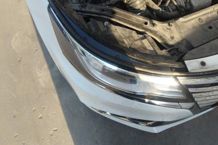 Used Roewe i6 New Energy 2019 PLUS 50T 4G Connected Glory Luxury Edition Right Front Headlight