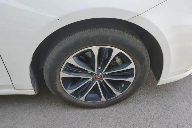 Used Roewe i6 New Energy 2019 PLUS 50T Internet Glory Flagship Edition Right Front Wheel Hub