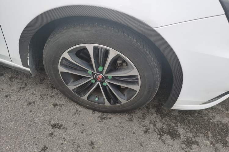 Used Roewe i6 New Energy 2019 PLUS 50T 4G Connected Glory Luxury Edition Right Front Wheel Hub